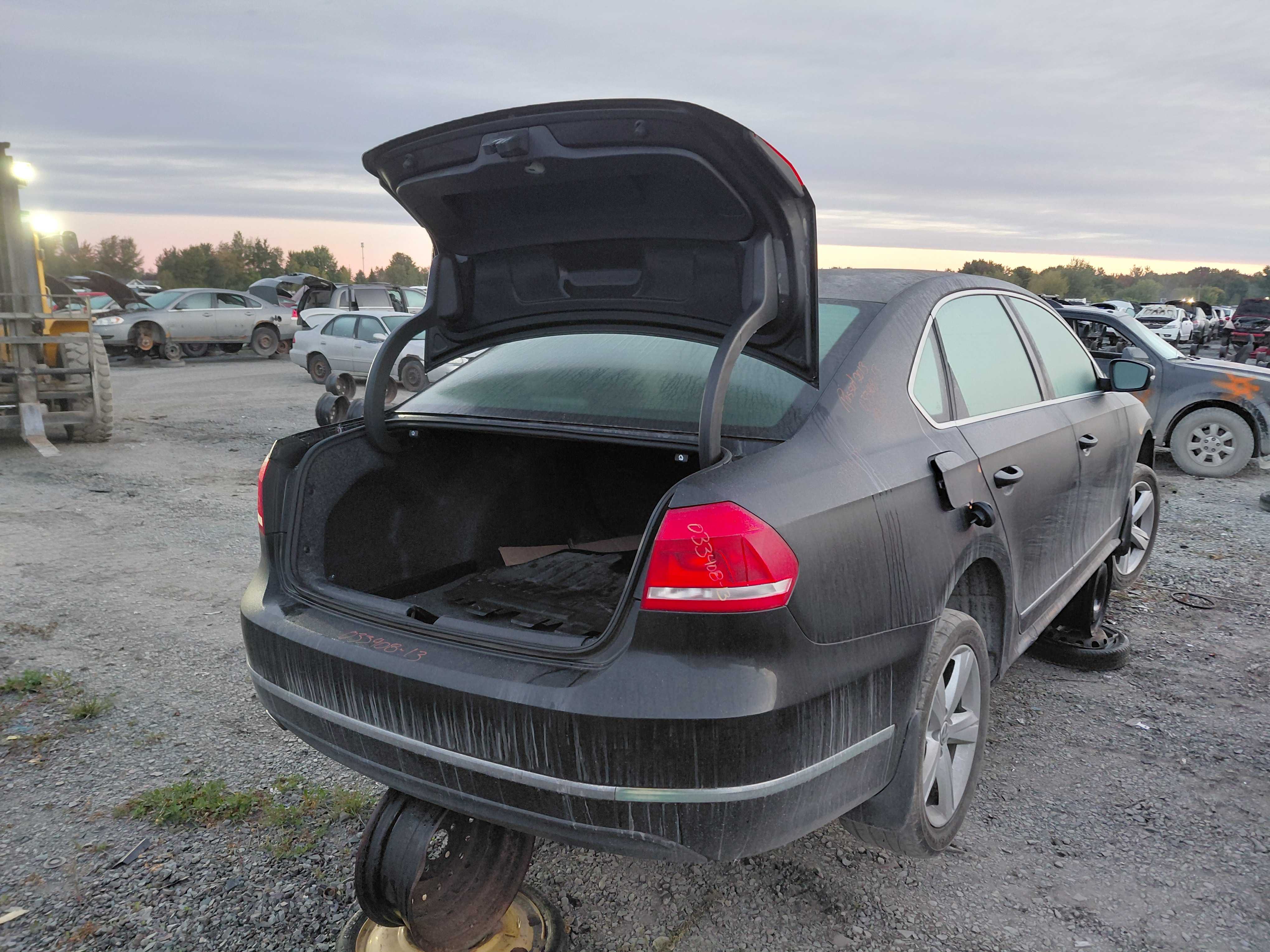 VOLKSWAGEN PASSAT 2013